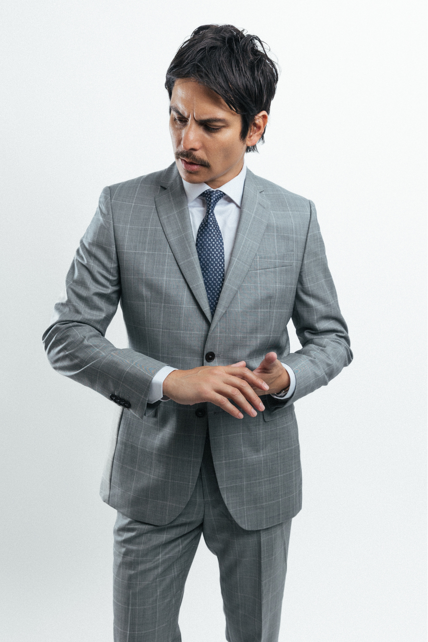 Costume à gros carreaux gris